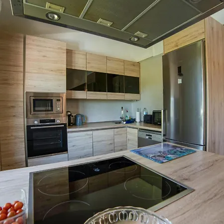 Nyaraló In With Kitchen *
